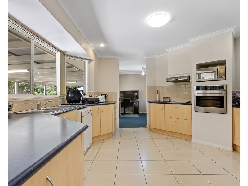 18 Wattlebird Place, Landsborough QLD 4550