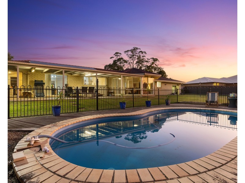 18 Wattlebird Place, Landsborough QLD 4550