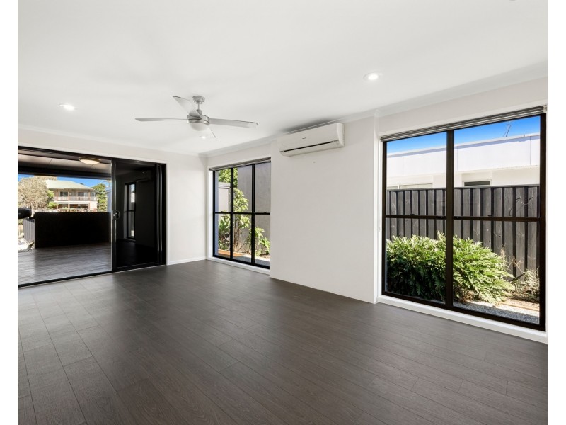 14 Beltana Crescent, Buddina QLD 4575