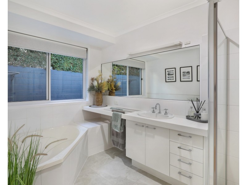 1B Molakai Drive, Mountain Creek QLD 4557
