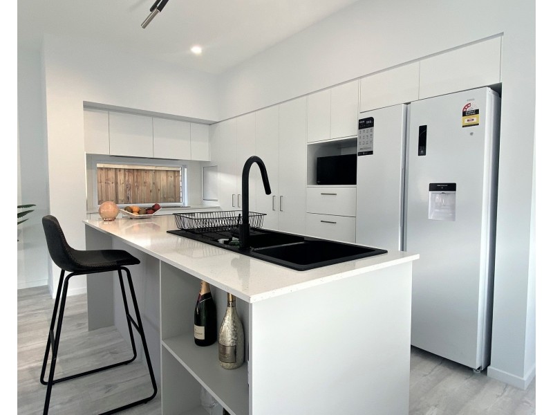 18 Divine Street, Palmview QLD 4553