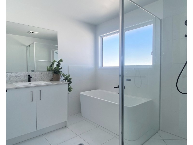 18 Divine Street, Palmview QLD 4553