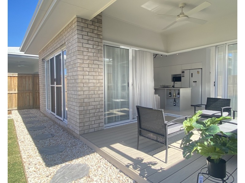 18 Divine Street, Palmview QLD 4553