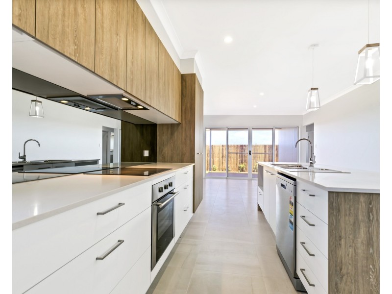 24 Sunray Avenue, Palmview QLD 4553