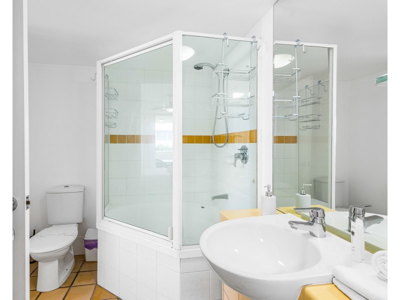 260/180 Alexandra Parade, Alexandra Headland QLD 4572