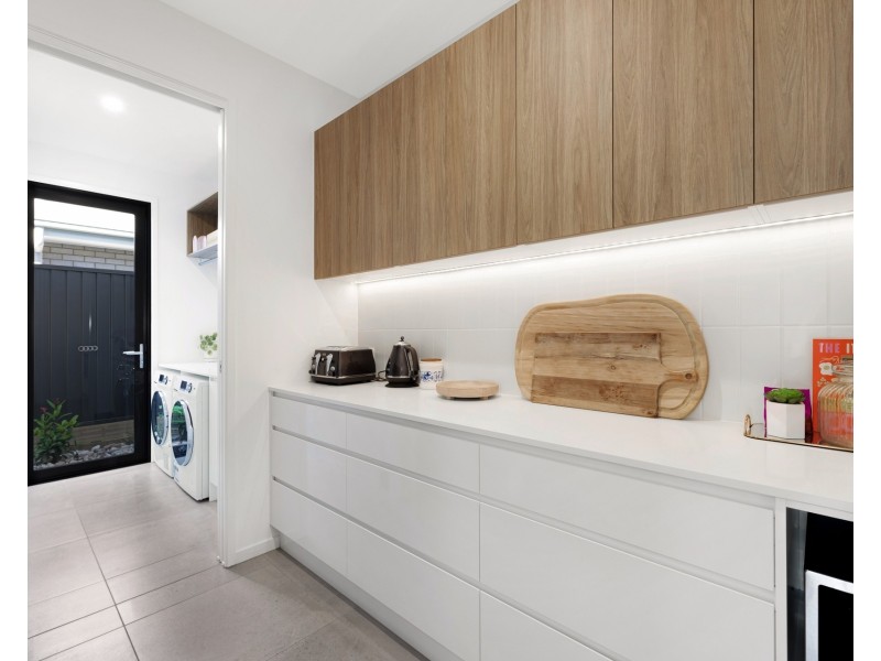 16 Ascot Circuit, Palmview QLD 4553