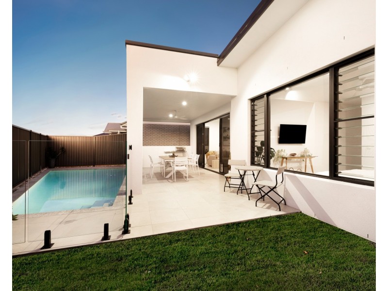 16 Ascot Circuit, Palmview QLD 4553