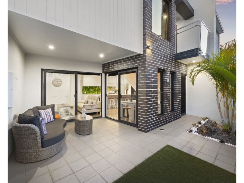 17 Tinnanbar Terrace, Maroochydore QLD 4558
