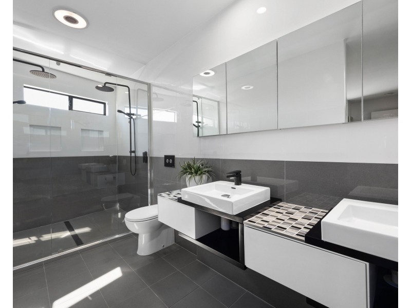 17 Tinnanbar Terrace, Maroochydore QLD 4558