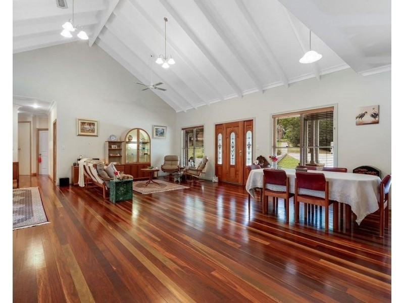 14 Pirianda Grove, Mons QLD 4556