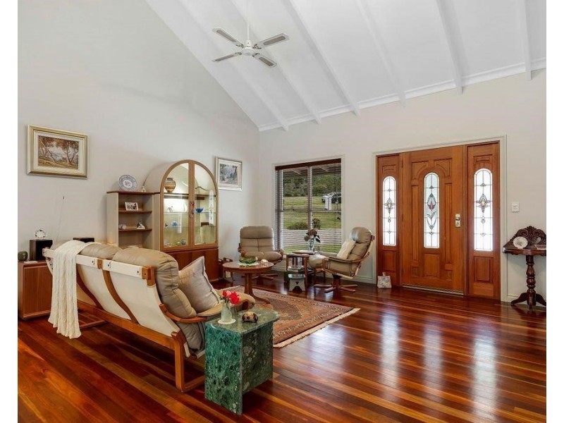 14 Pirianda Grove, Mons QLD 4556