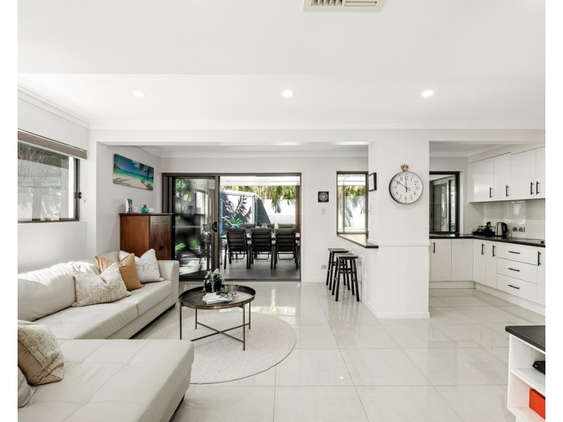 35 Okinja Road, Alexandra Headland QLD 4572