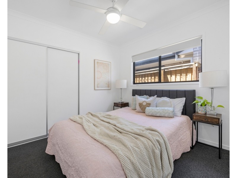 4 Valley Crescent, Palmview QLD 4553