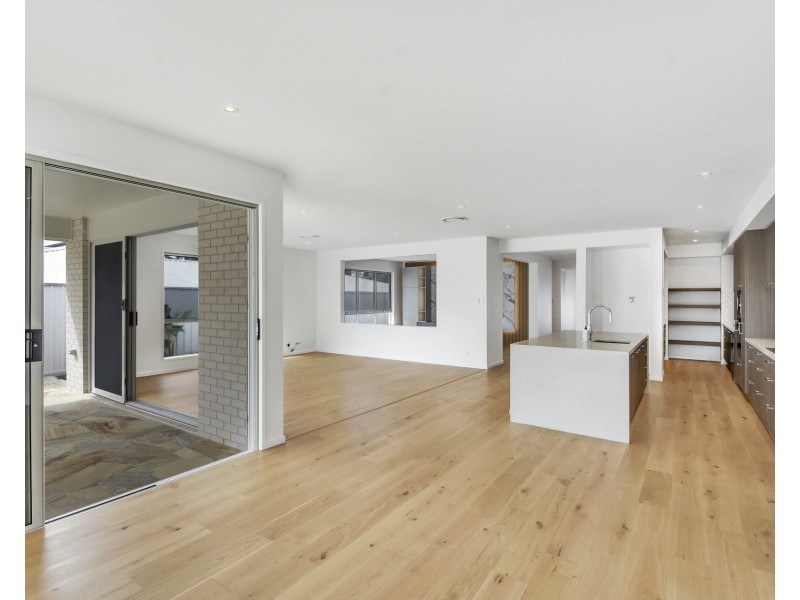 114 Point Cartwright Drive, Buddina QLD 4575