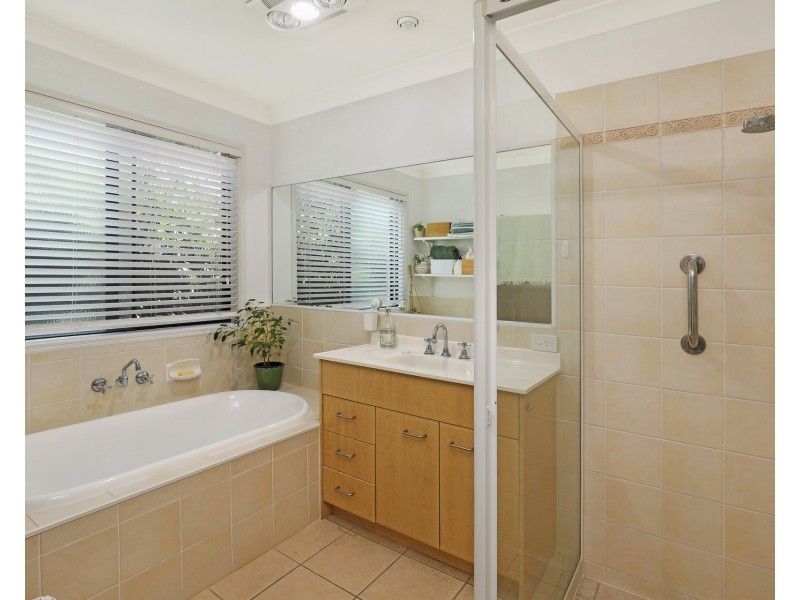 11 Kingfish Court, Mountain Creek QLD 4557