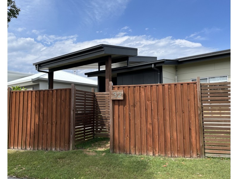 32 Foxtail Circuit, Mountain Creek QLD 4557