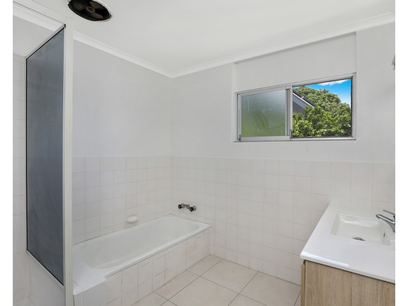 11 Poinsettia Avenue, Mooloolaba QLD 4557