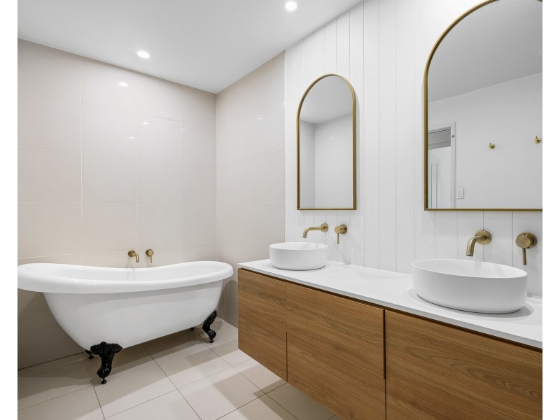 1/5 Camphor Court, Mooloolaba QLD 4557