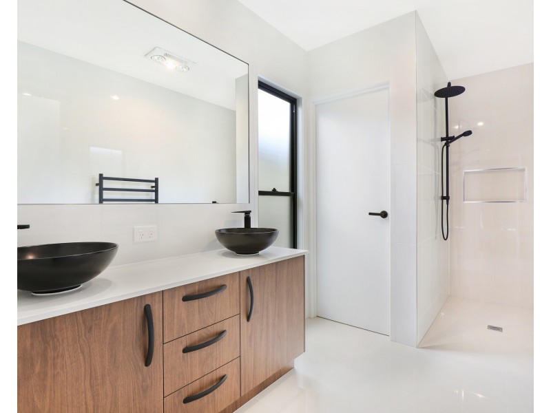 8 Potts Street, Palmview QLD 4553