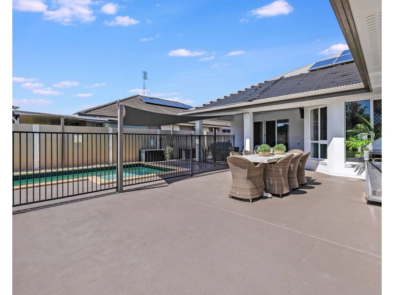 15 Birrobeen Street, Little Mountain QLD 4551