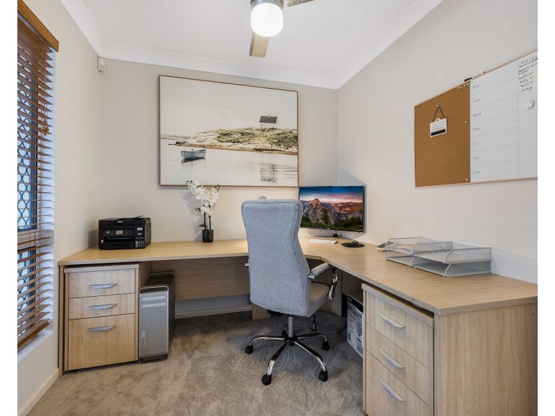 15 Birrobeen Street, Little Mountain QLD 4551