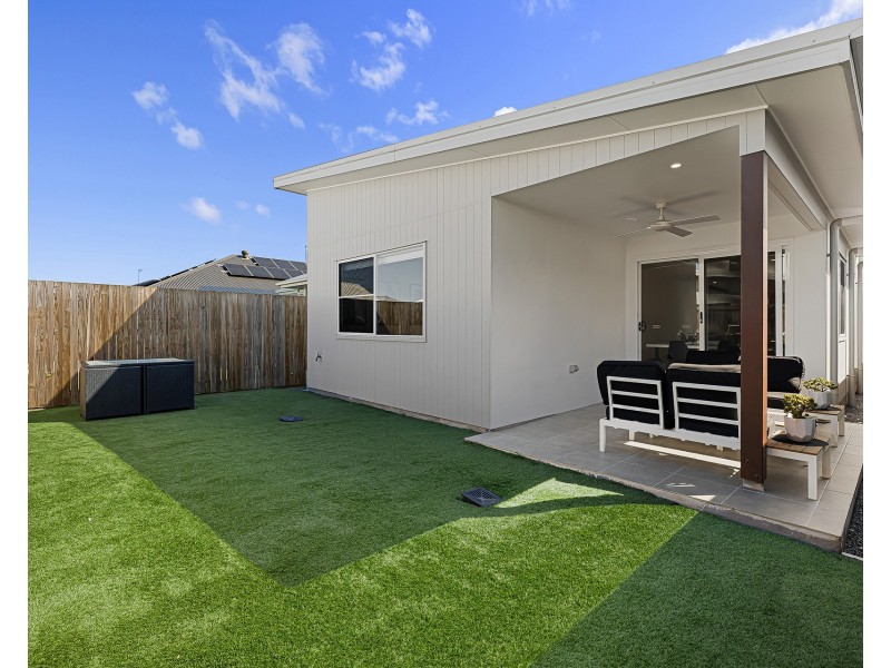 10 Caper Street, Palmview QLD 4553