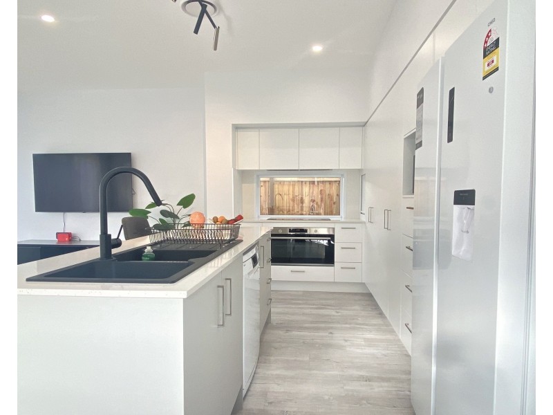 18 Divine Street, Palmview QLD 4553