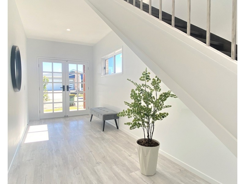 18 Divine Street, Palmview QLD 4553