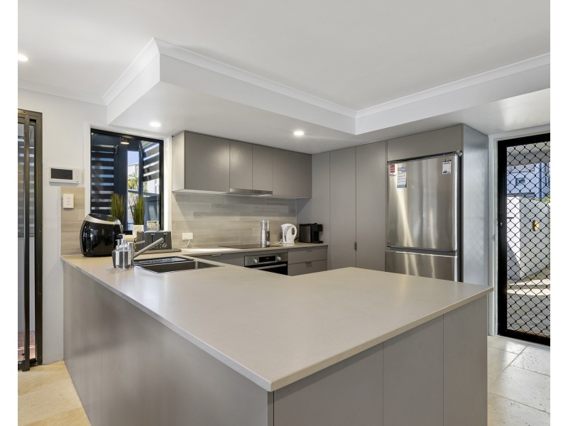 2/57-59 River Esplanade, Mooloolaba QLD 4557