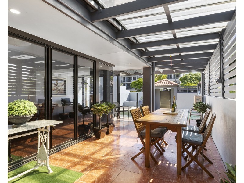 2/57-59 River Esplanade, Mooloolaba QLD 4557