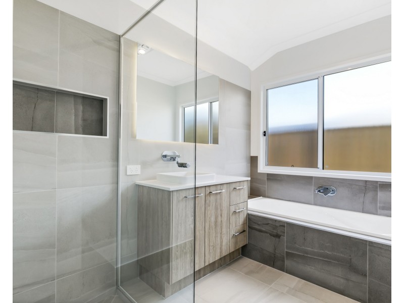 24 Sunray Avenue, Palmview QLD 4553