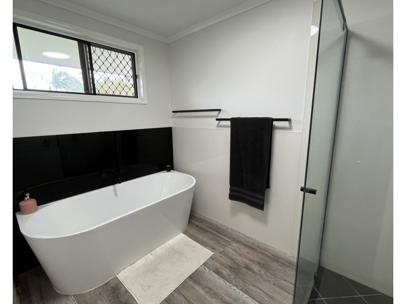 33 Toorumbee Drive, Mooloolaba QLD 4557