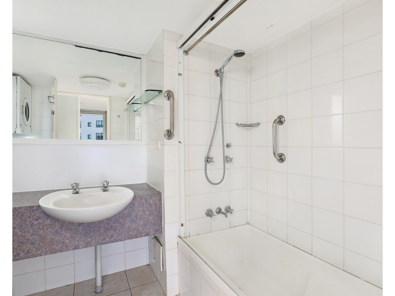 18/2 Brisbane Road, Mooloolaba QLD 4557