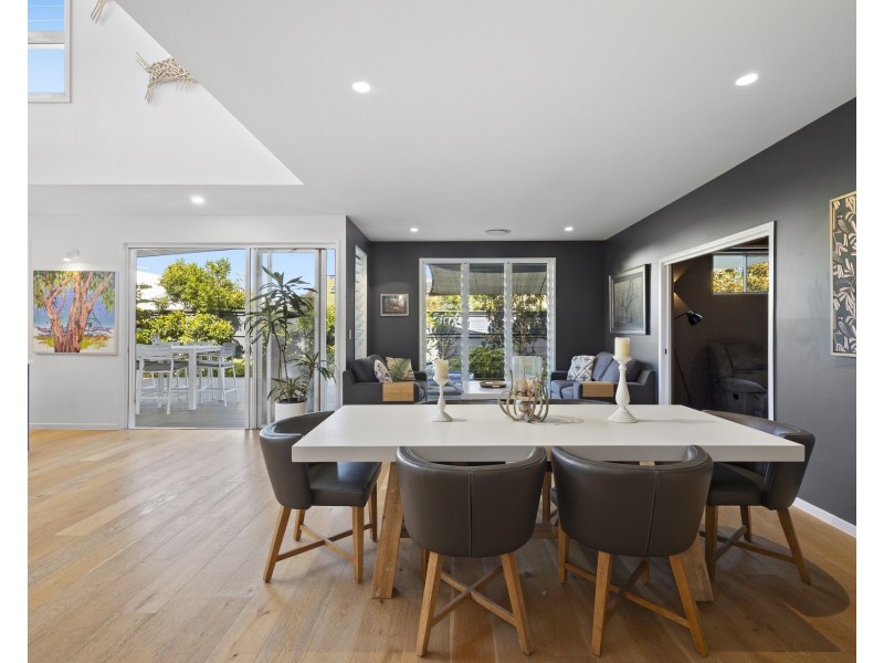 6 Palkana Drive, Warana QLD 4575