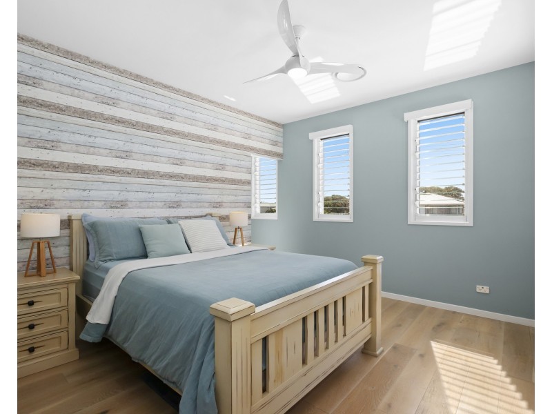 6 Palkana Drive, Warana QLD 4575