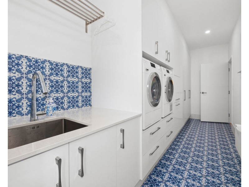 6 Palkana Drive, Warana QLD 4575