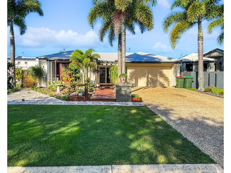 3 Oyster Court, Twin Waters QLD 4564