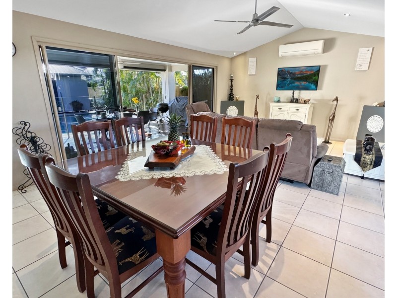 3 Oyster Court, Twin Waters QLD 4564