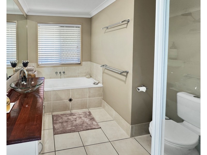 3 Oyster Court, Twin Waters QLD 4564