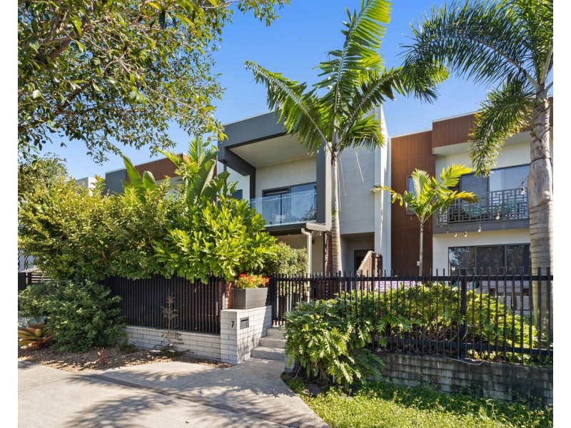7 Greenview Terrace, Palmview QLD 4553