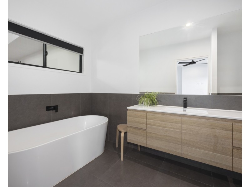 7 Greenview Terrace, Palmview QLD 4553