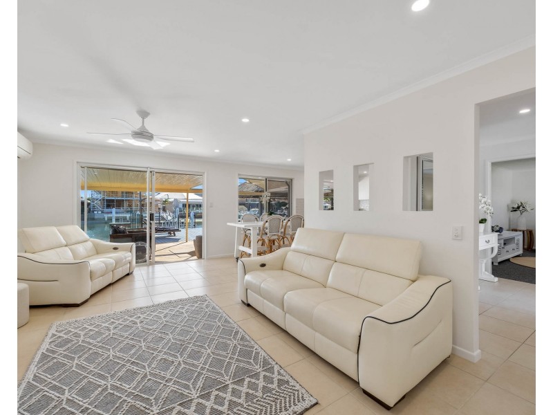 21 Barellan Avenue, Buddina QLD 4575