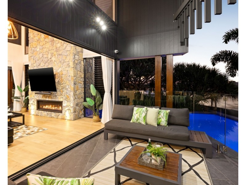 HOUSE 1/6 Tarawa Street, Kawana Island QLD 4575