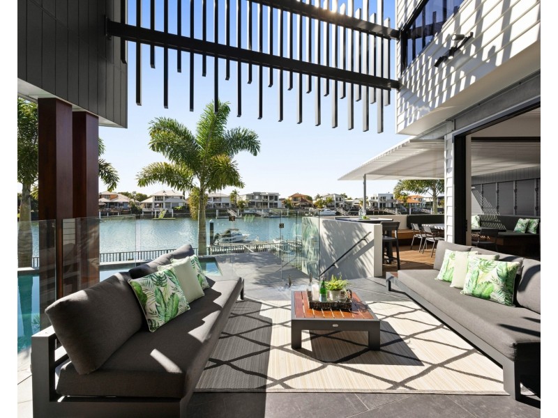 HOUSE 1/6 Tarawa Street, Kawana Island QLD 4575