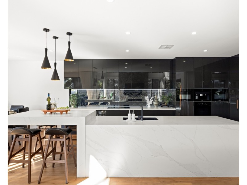 HOUSE 1/6 Tarawa Street, Kawana Island QLD 4575