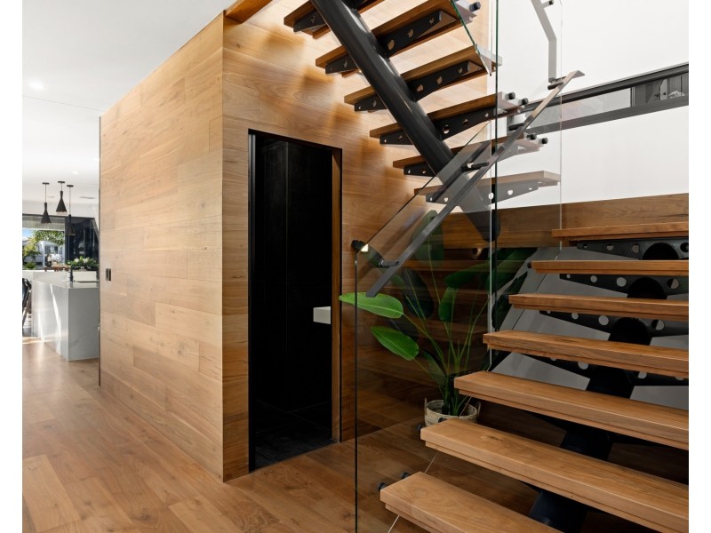 HOUSE 1/6 Tarawa Street, Kawana Island QLD 4575