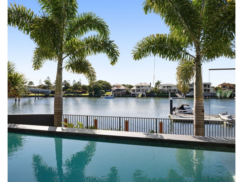 HOUSE 1/6 Tarawa Street, Kawana Island QLD 4575