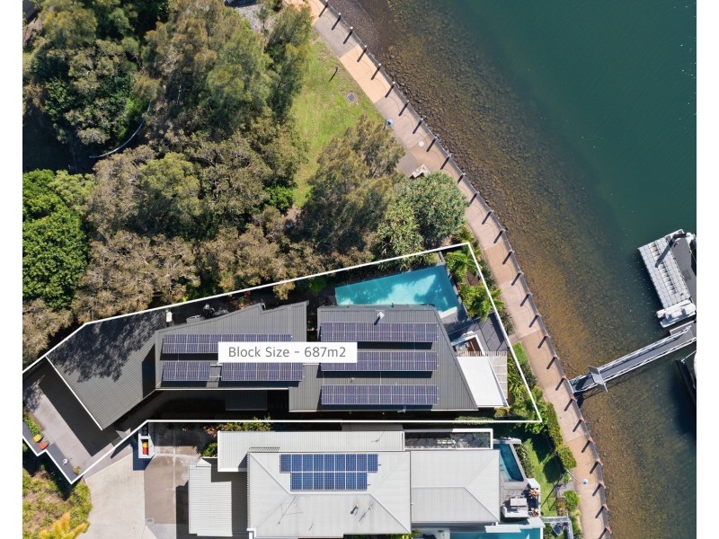 HOUSE 1/6 Tarawa Street, Kawana Island QLD 4575