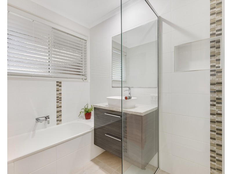 4 Haddys Close, Mountain Creek QLD 4557