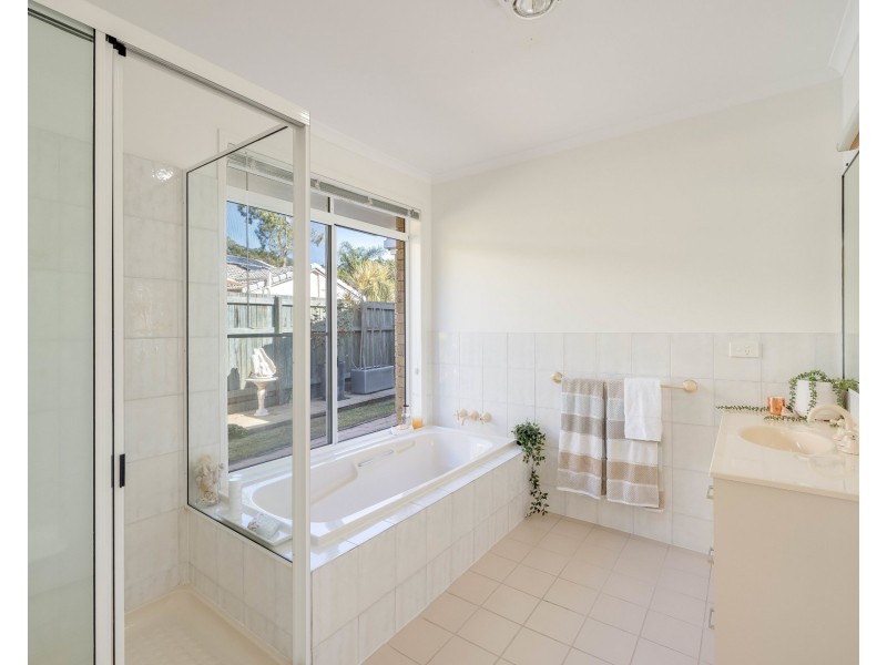 24 Lindeman Avenue, Buderim QLD 4556